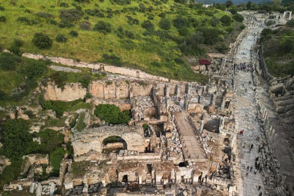 La Guía del Viajero Inteligente: Por qué noviembre es el mejor momento para visitar Éfeso y el Egeo